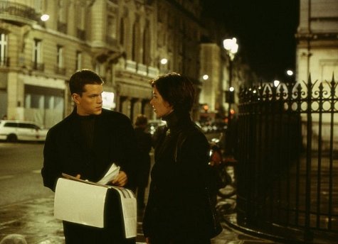 Still of Matt Damon and Franka Potente in The Bourne Identity (2002)