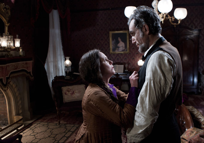 Still of Daniel Day-Lewis and Sally Field in Linkolnas (2012)