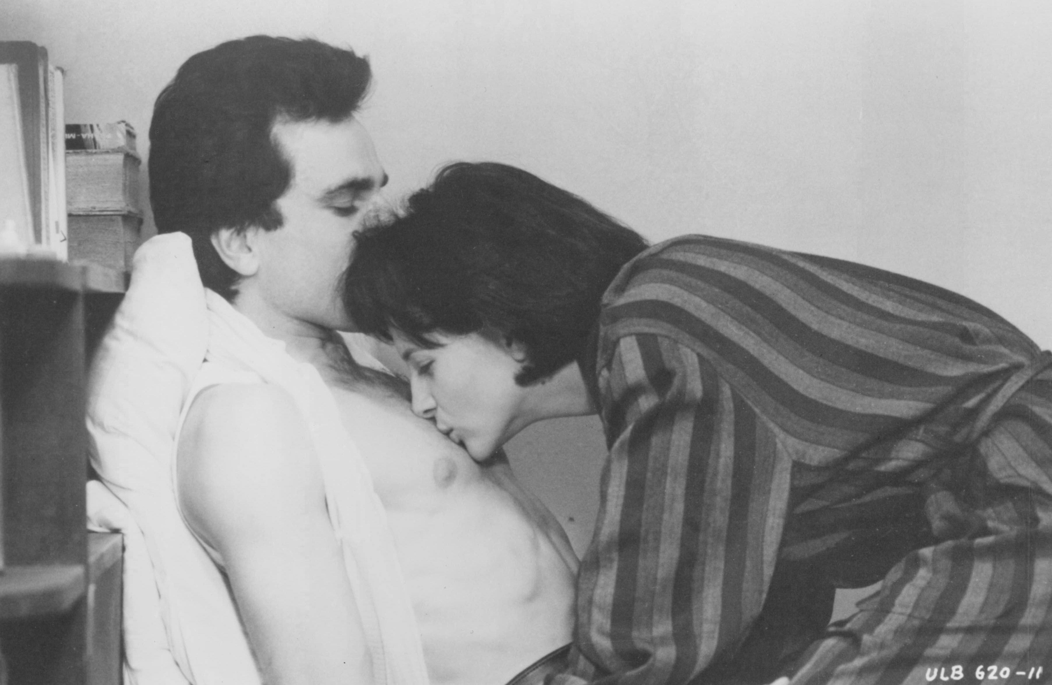 Still of Juliette Binoche and Daniel Day-Lewis in The Unbearable Lightness of Being (1988)