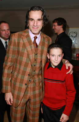 Daniel Day-Lewis and Dillon Freasier at event of Bus kraujo (2007)