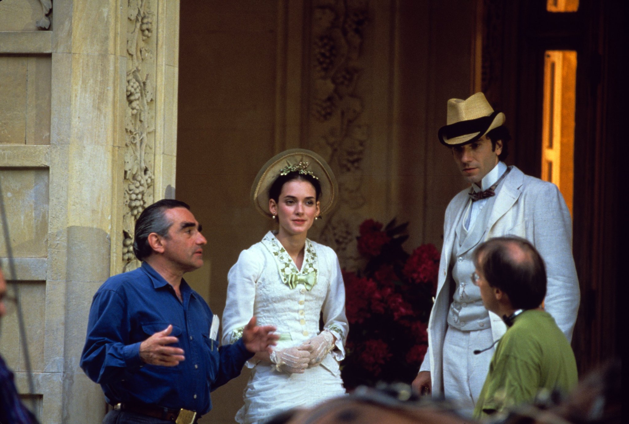 Still of Winona Ryder, Martin Scorsese and Daniel Day-Lewis in The Age of Innocence (1993)