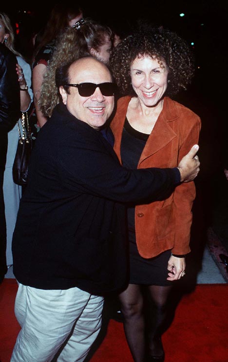Danny DeVito and Rhea Perlman at event of The Crossing Guard (1995)