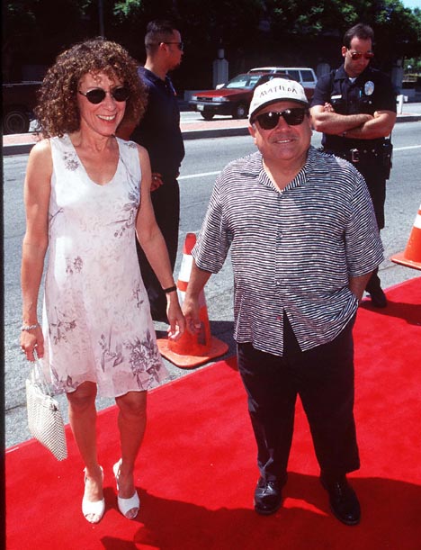 Danny DeVito and Rhea Perlman at event of Matilda (1996)