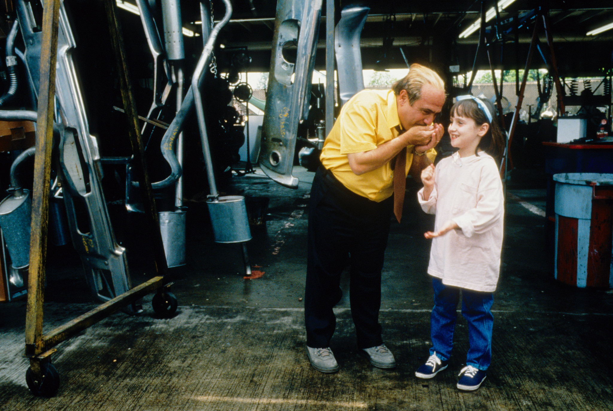 Still of Danny DeVito and Mara Wilson in Matilda (1996)