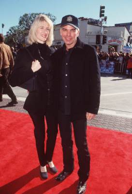 Laura Dern and Billy Bob Thornton at event of Jack Frost (1998)