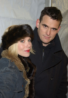 Matt Dillon and Christina Applegate at event of Employee of the Month (2004)