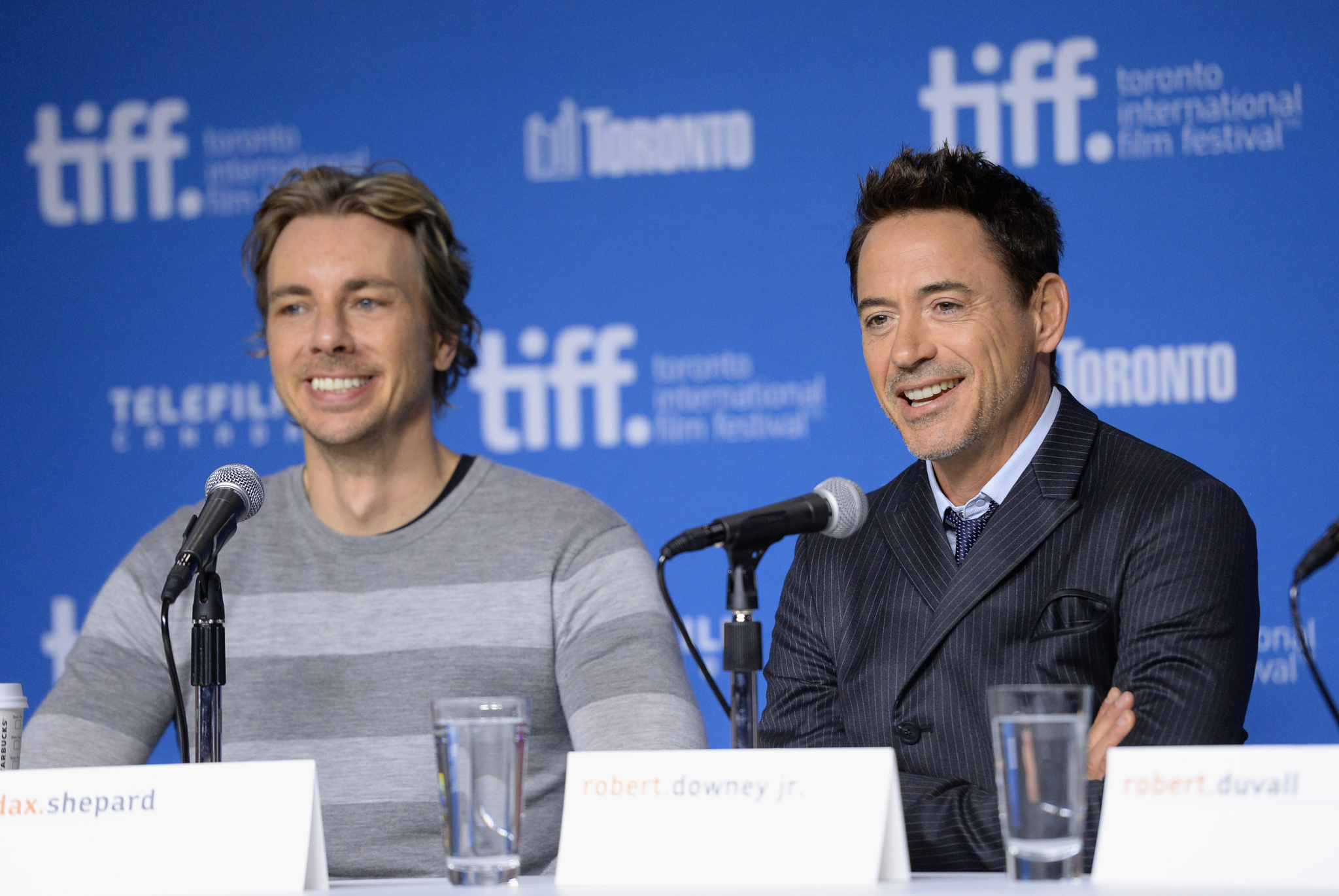 Robert Downey Jr. and Dax Shepard at event of Teisejas (2014)
