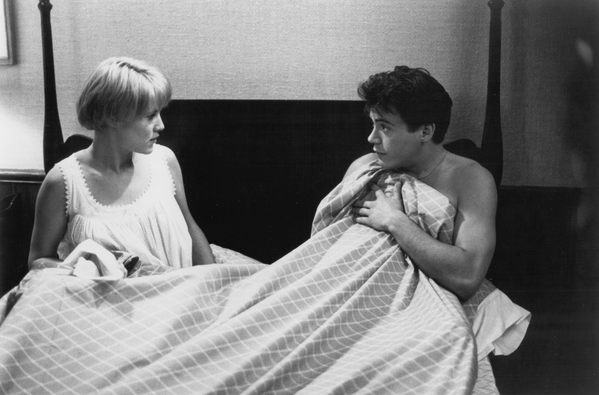 Still of Robert Downey Jr. and Mary Stuart Masterson in Chances Are (1989)