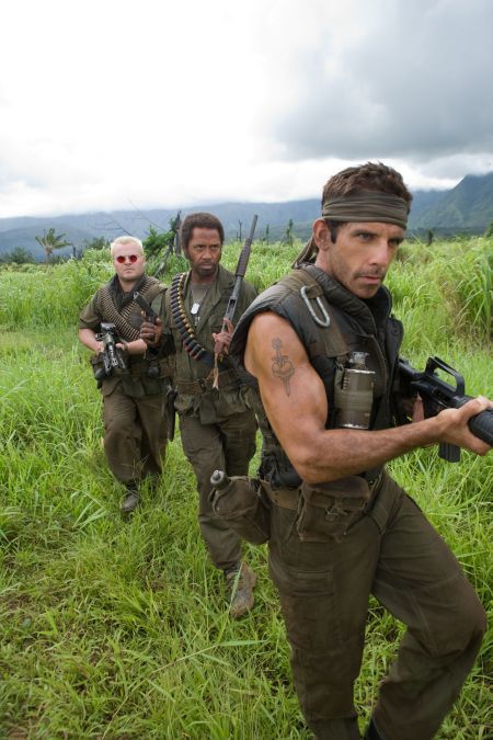 Still of Robert Downey Jr., Ben Stiller and Jack Black in Griaustinis tropikuose (2008)