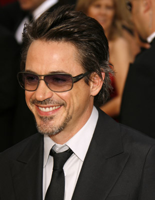 Robert Downey Jr. at event of The 79th Annual Academy Awards (2007)