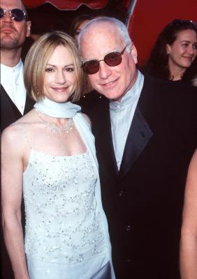 Richard Dreyfuss and Holly Hunter at event of The 70th Annual Academy Awards (1998)