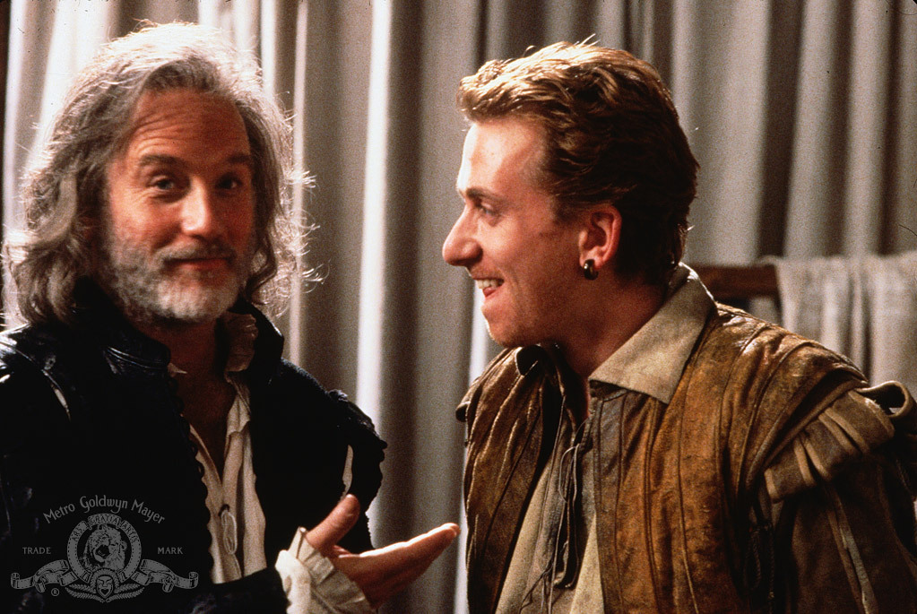 Still of Richard Dreyfuss and Tim Roth in Rosencrantz & Guildenstern Are Dead (1990)