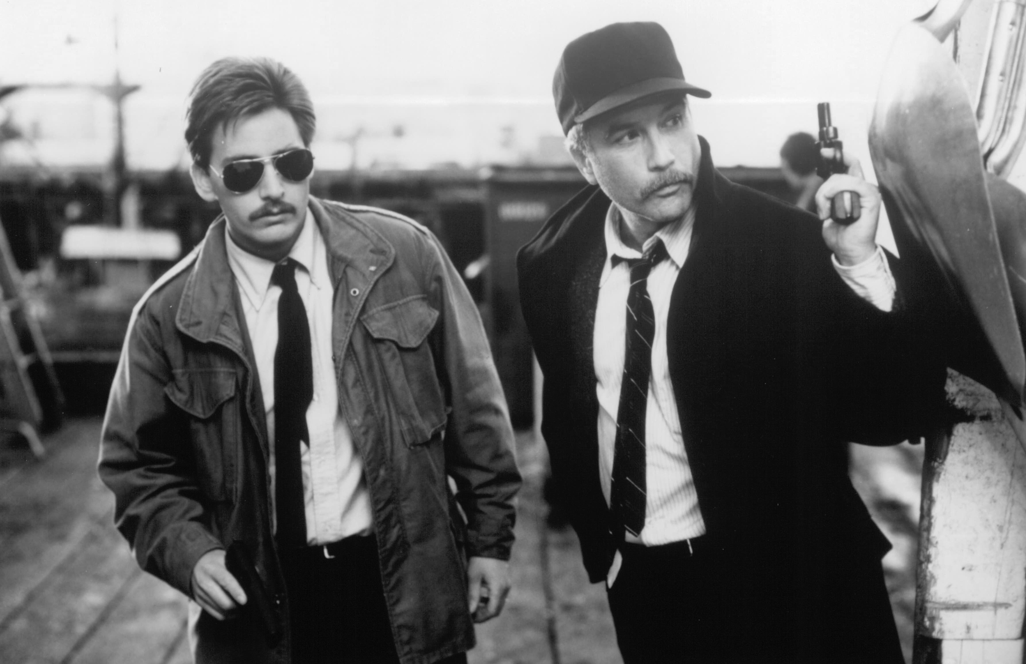Still of Richard Dreyfuss and Emilio Estevez in Stakeout (1987)