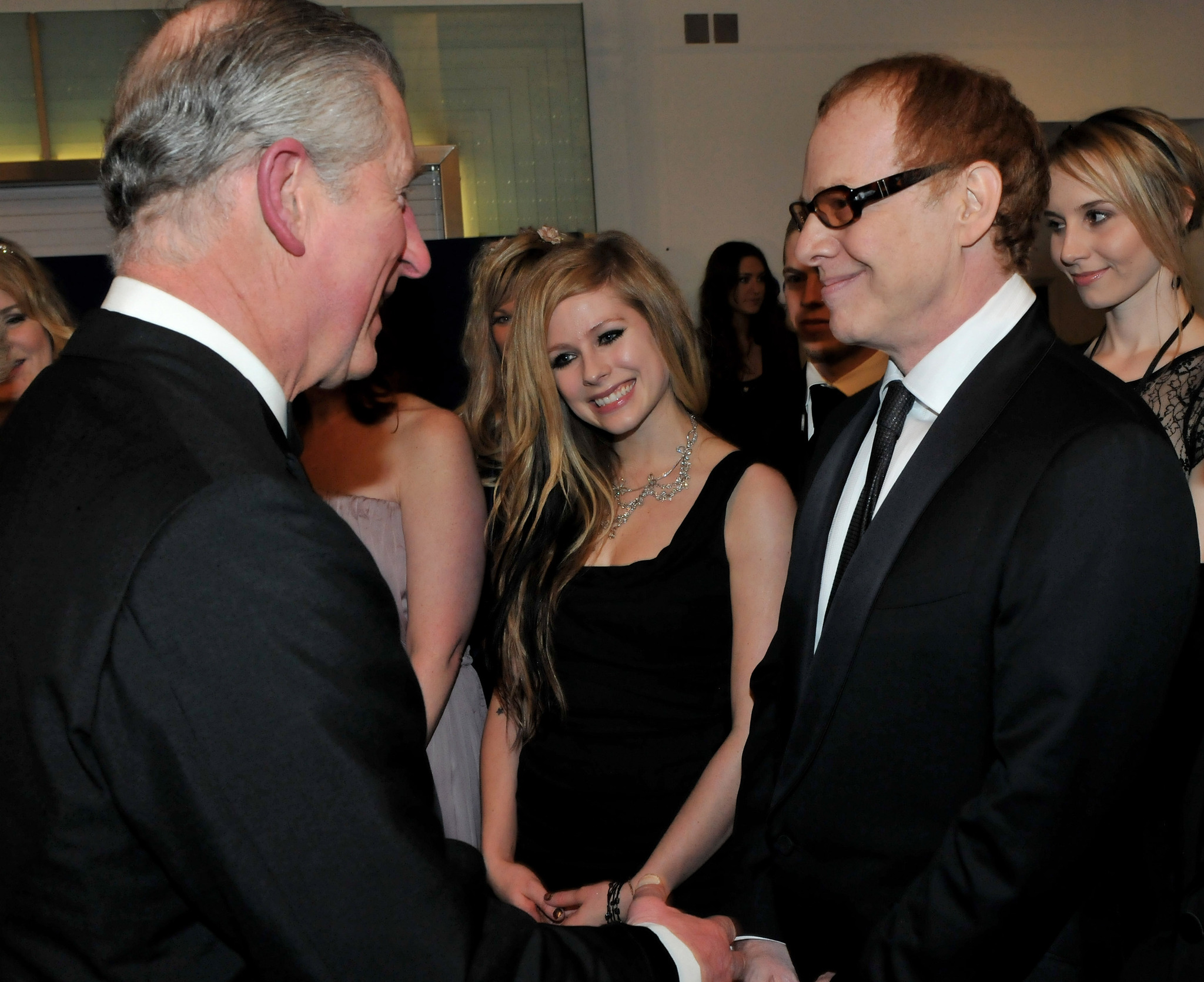 Danny Elfman, Prince Charles and Avril Lavigne at event of Alisa stebuklu salyje (2010)