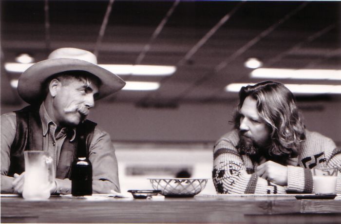 Still of Jeff Bridges and Sam Elliott in The Big Lebowski (1998)