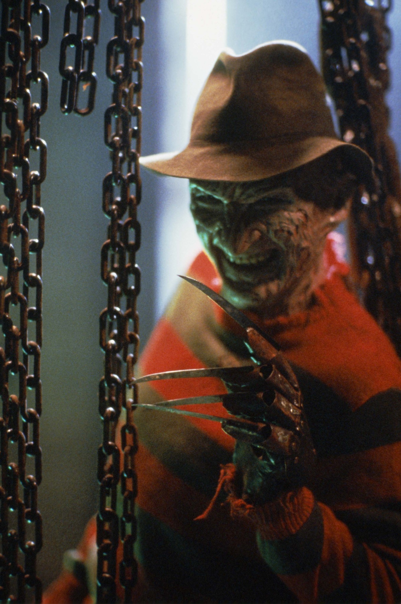 Still of Robert Englund in A Nightmare on Elm Street 4: The Dream Master (1988)