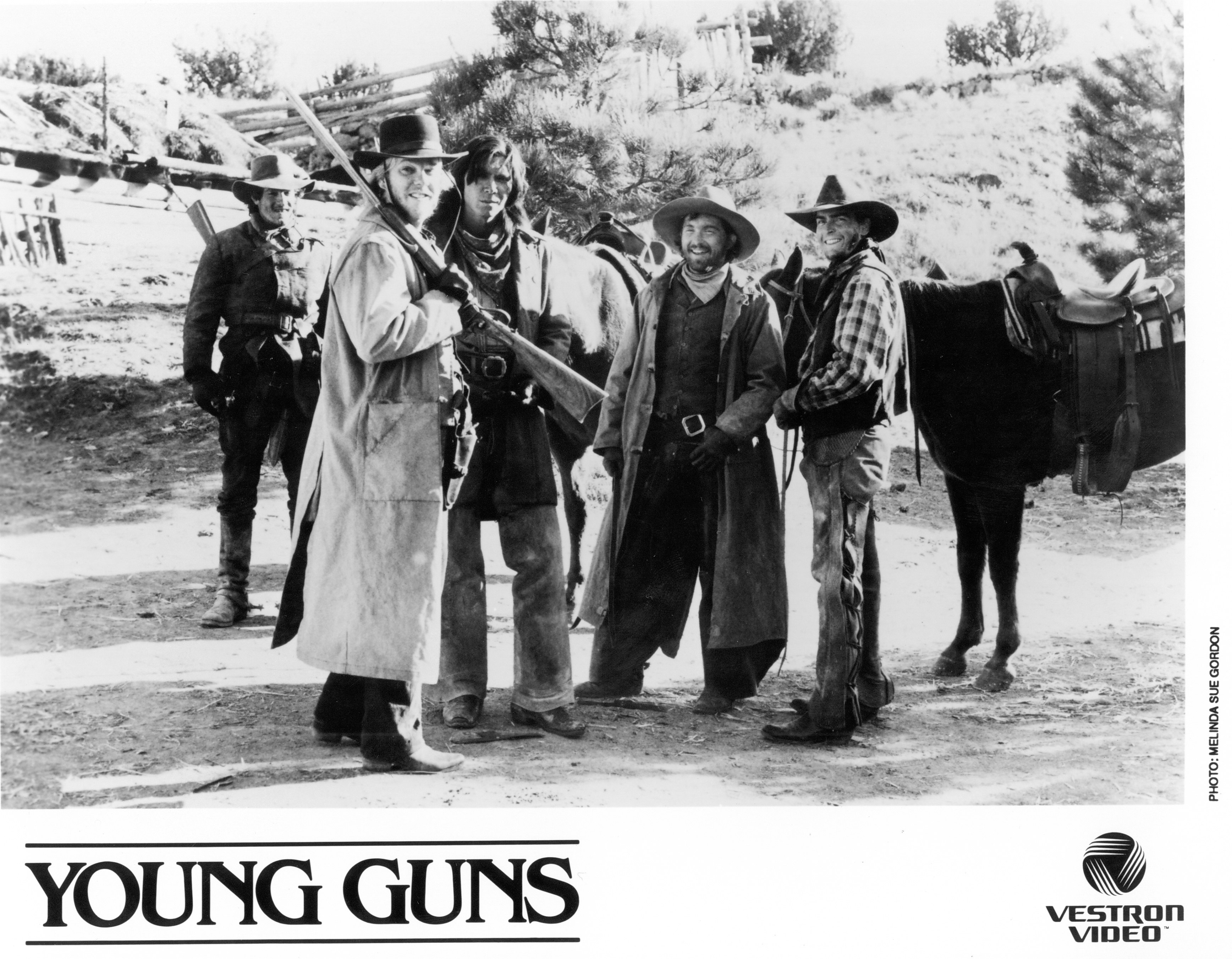 Still of Emilio Estevez, Kiefer Sutherland, Lou Diamond Phillips and Casey Siemaszko in Young Guns (1988)