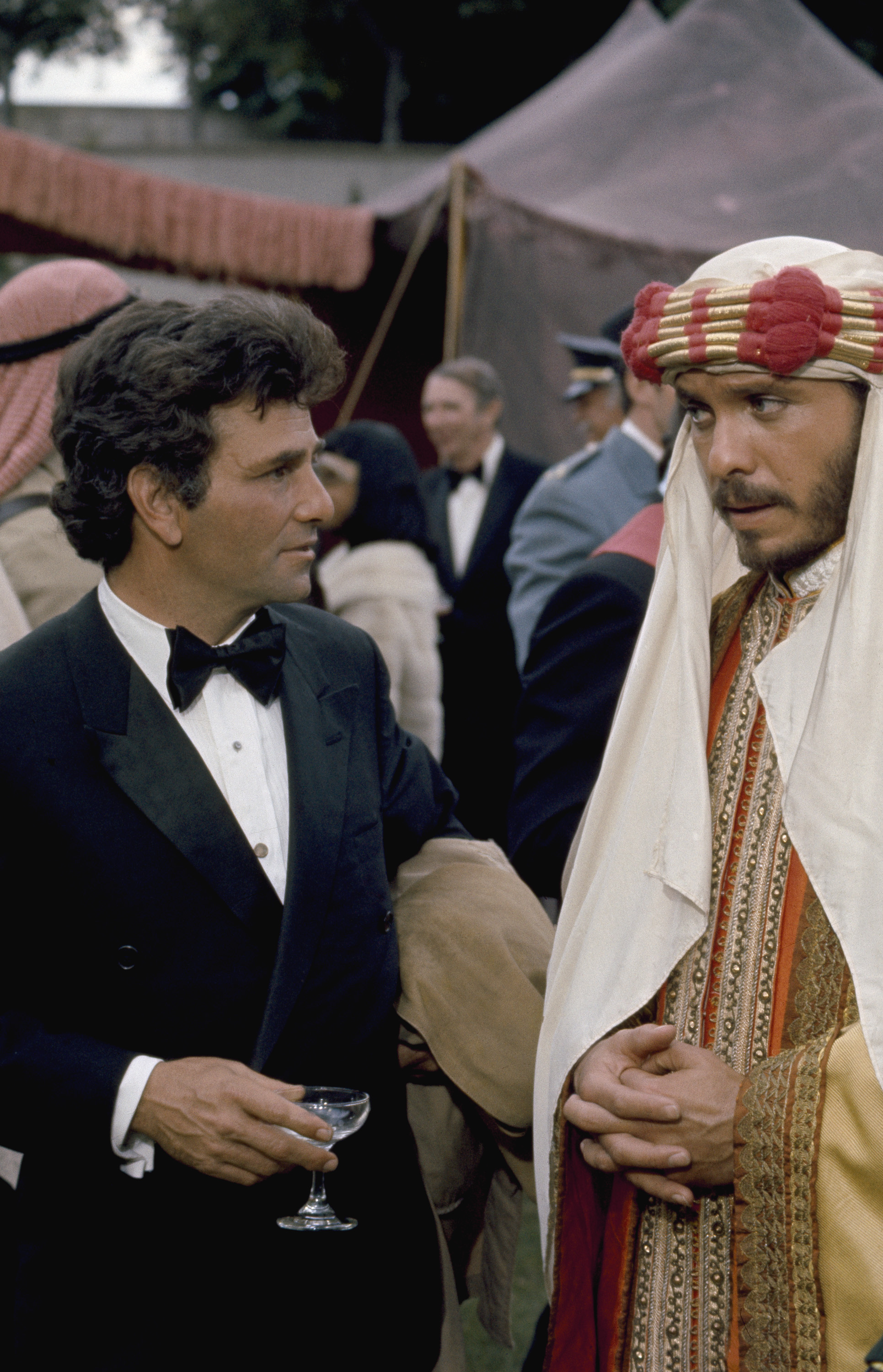 Still of Peter Falk and Hector Elizondo in Columbo (1971)