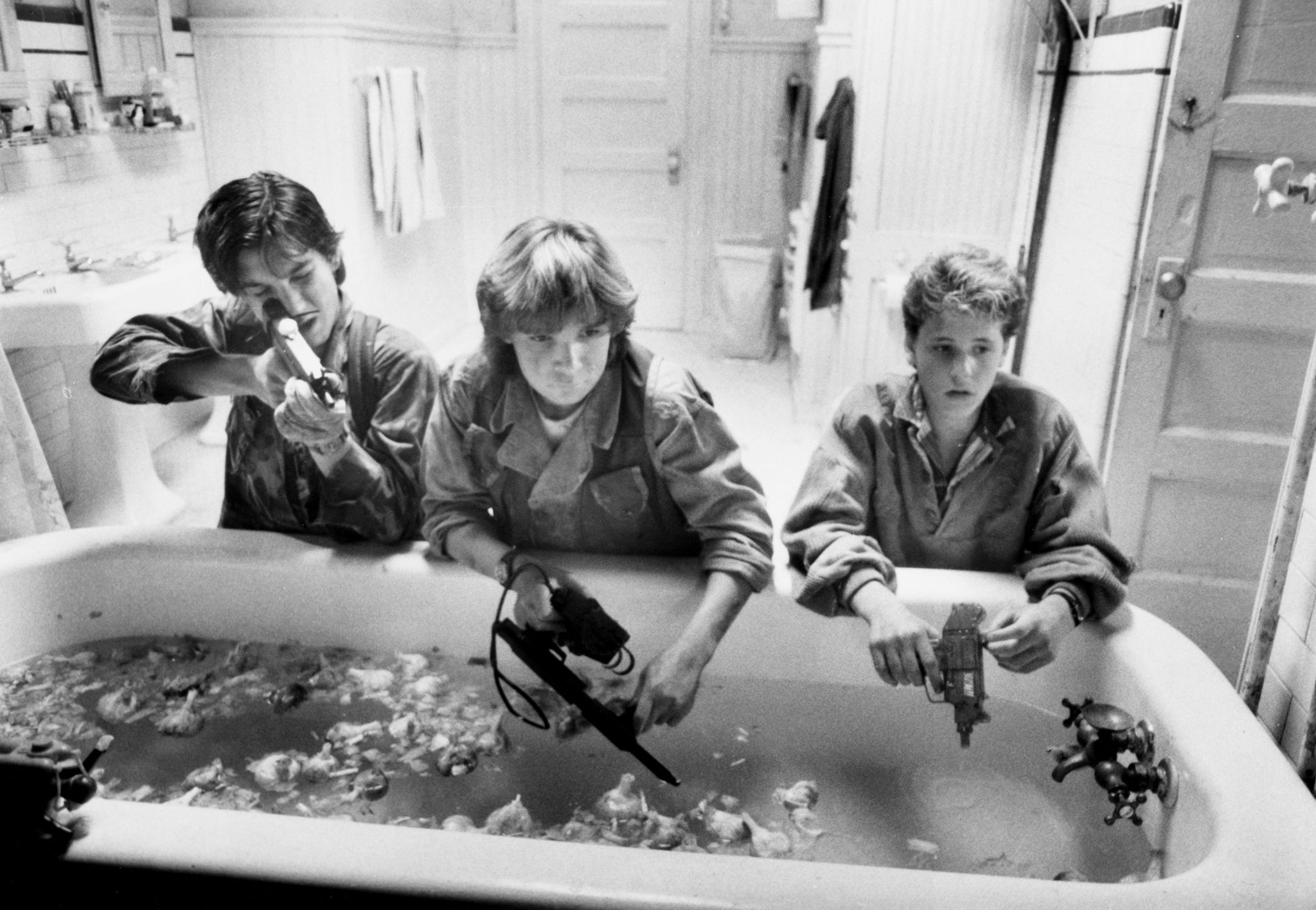 Still of Corey Feldman, Corey Haim and Jamison Newlander in The Lost Boys (1987)