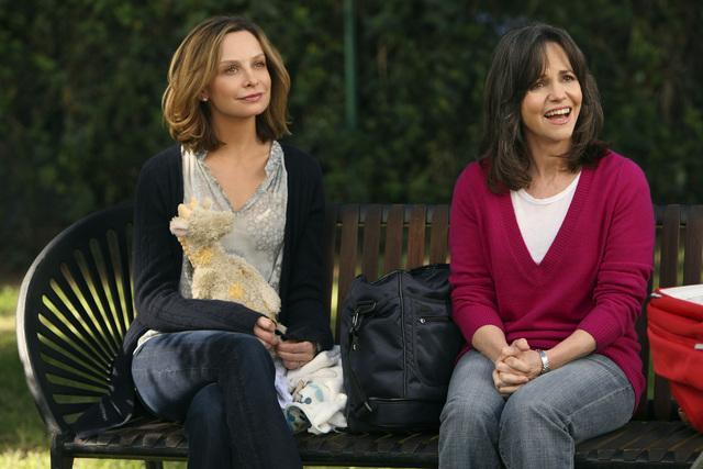 Still of Sally Field and Calista Flockhart in Brothers & Sisters (2006)