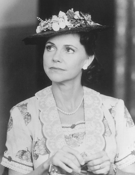 Still of Sally Field in Forestas Gampas (1994)