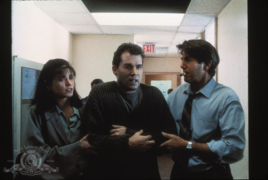 Still of Linda Fiorentino, Ray Liotta and Peter Coyote in Unforgettable (1996)