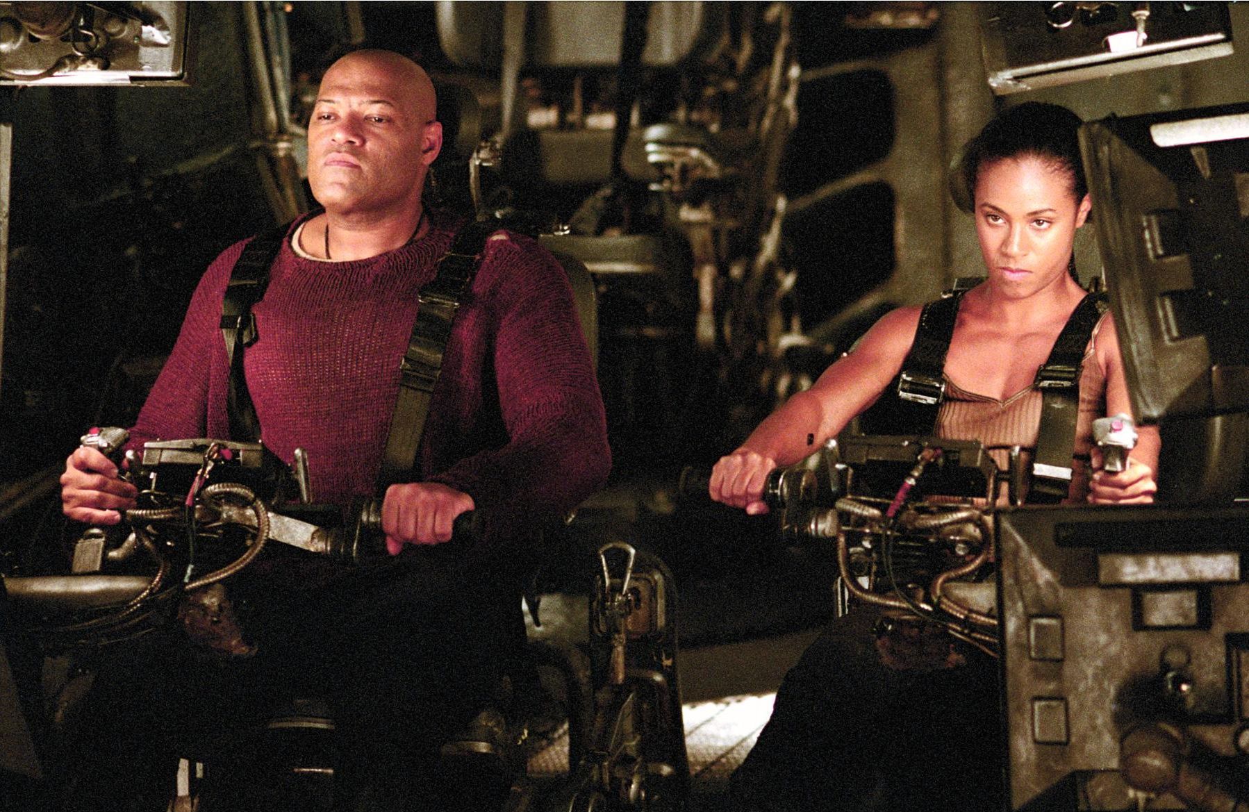 Still of Laurence Fishburne and Jada Pinkett Smith in Matrica. Revoliucijos (2003)