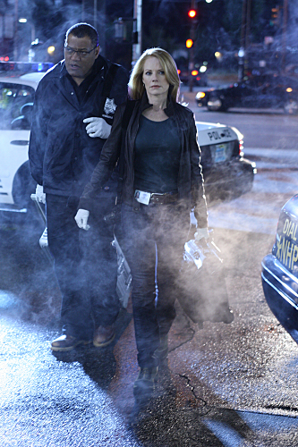 Still of Laurence Fishburne and Marg Helgenberger in CSI kriminalistai (2000)