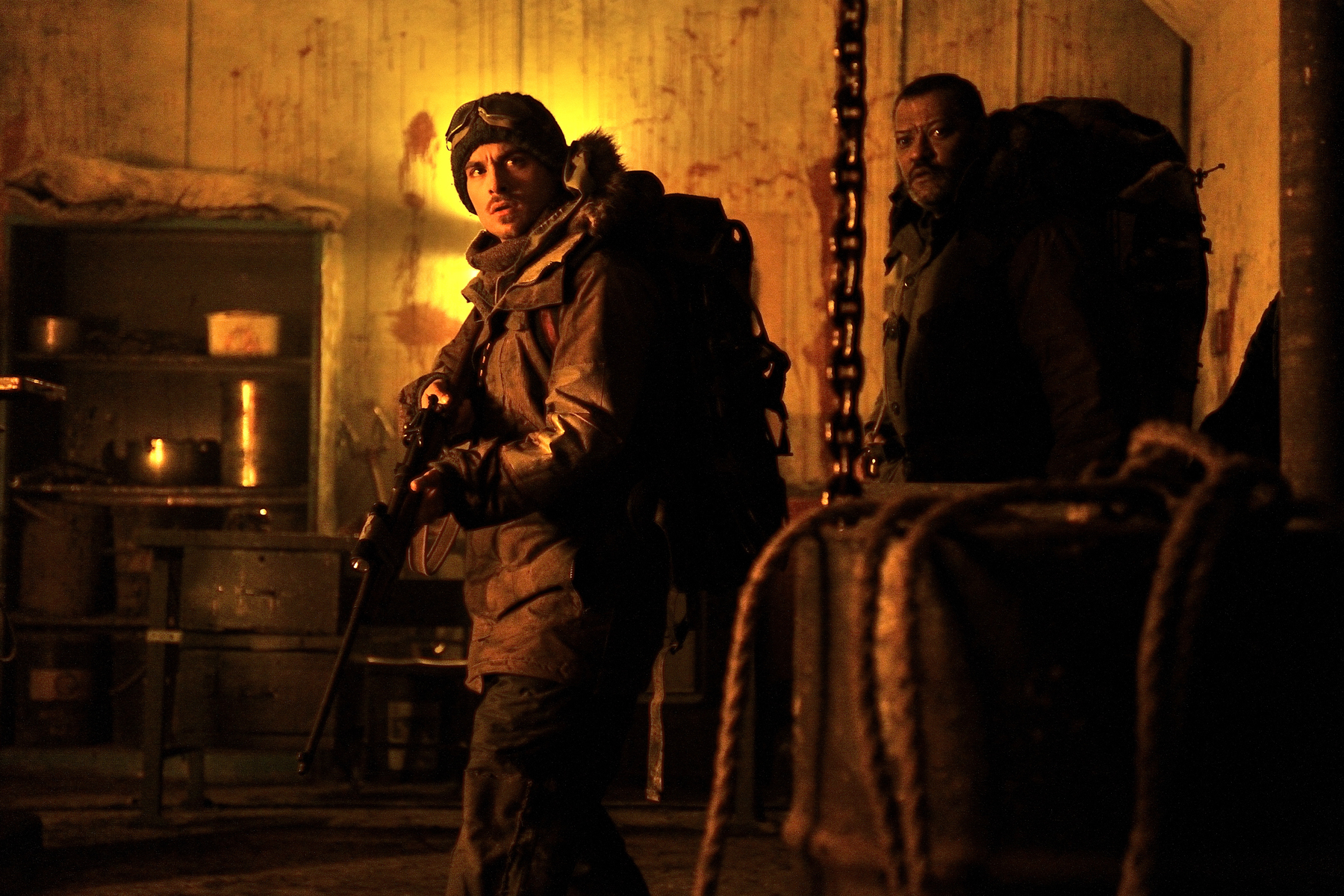 Still of Laurence Fishburne and Kevin Zegers in The Colony (2013)