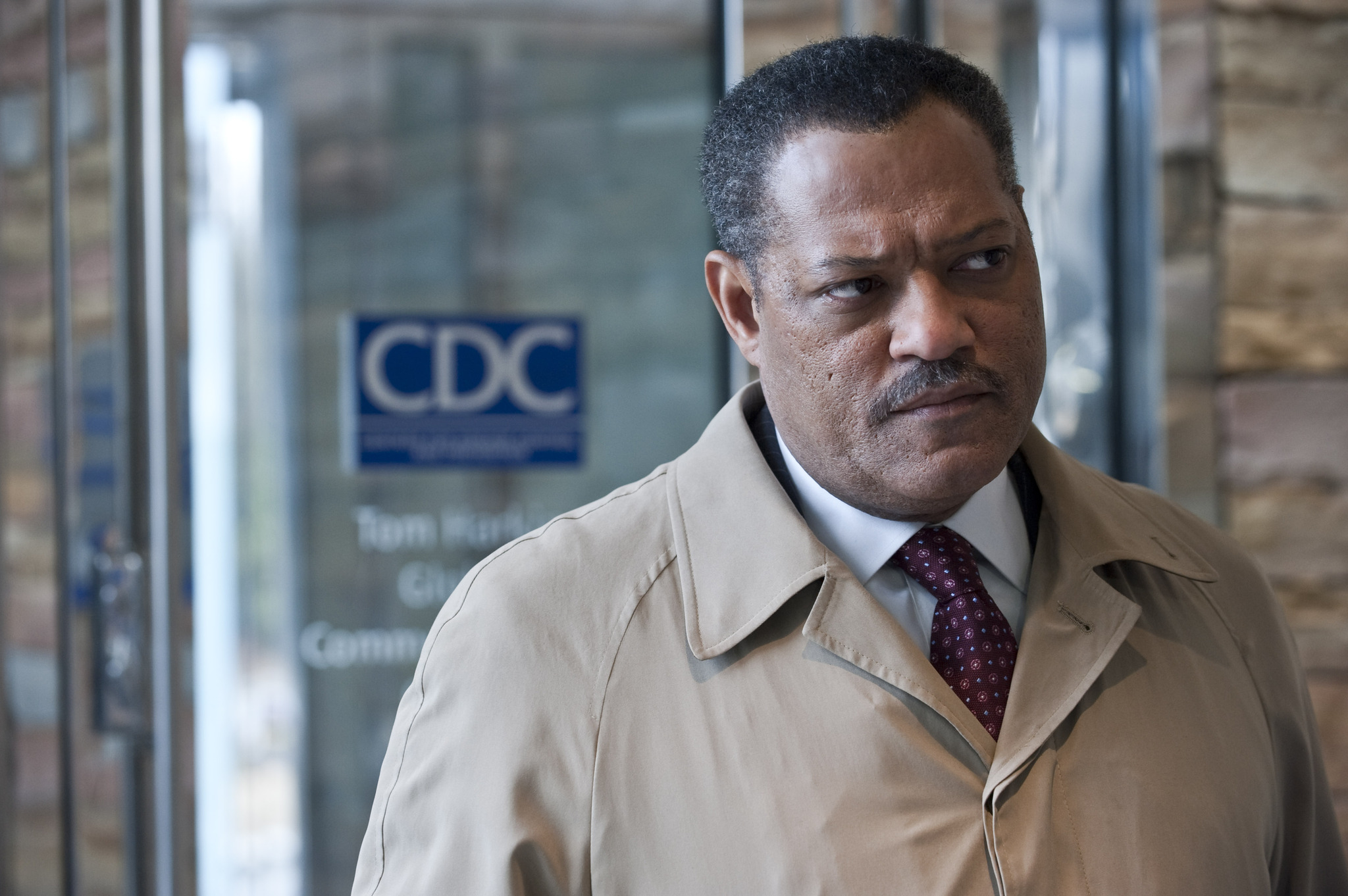 Still of Laurence Fishburne in Uzkratas (2011)