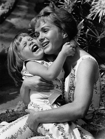 Debbie Reynolds and daughter Carrie Fisher