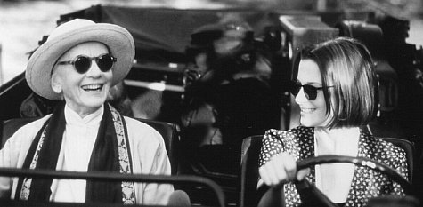 Still of Bridget Fonda and Jessica Tandy in Camilla (1994)