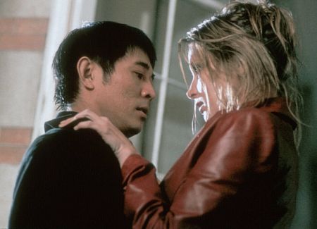 Still of Bridget Fonda and Jet Li in Drakono bucinys (2001)