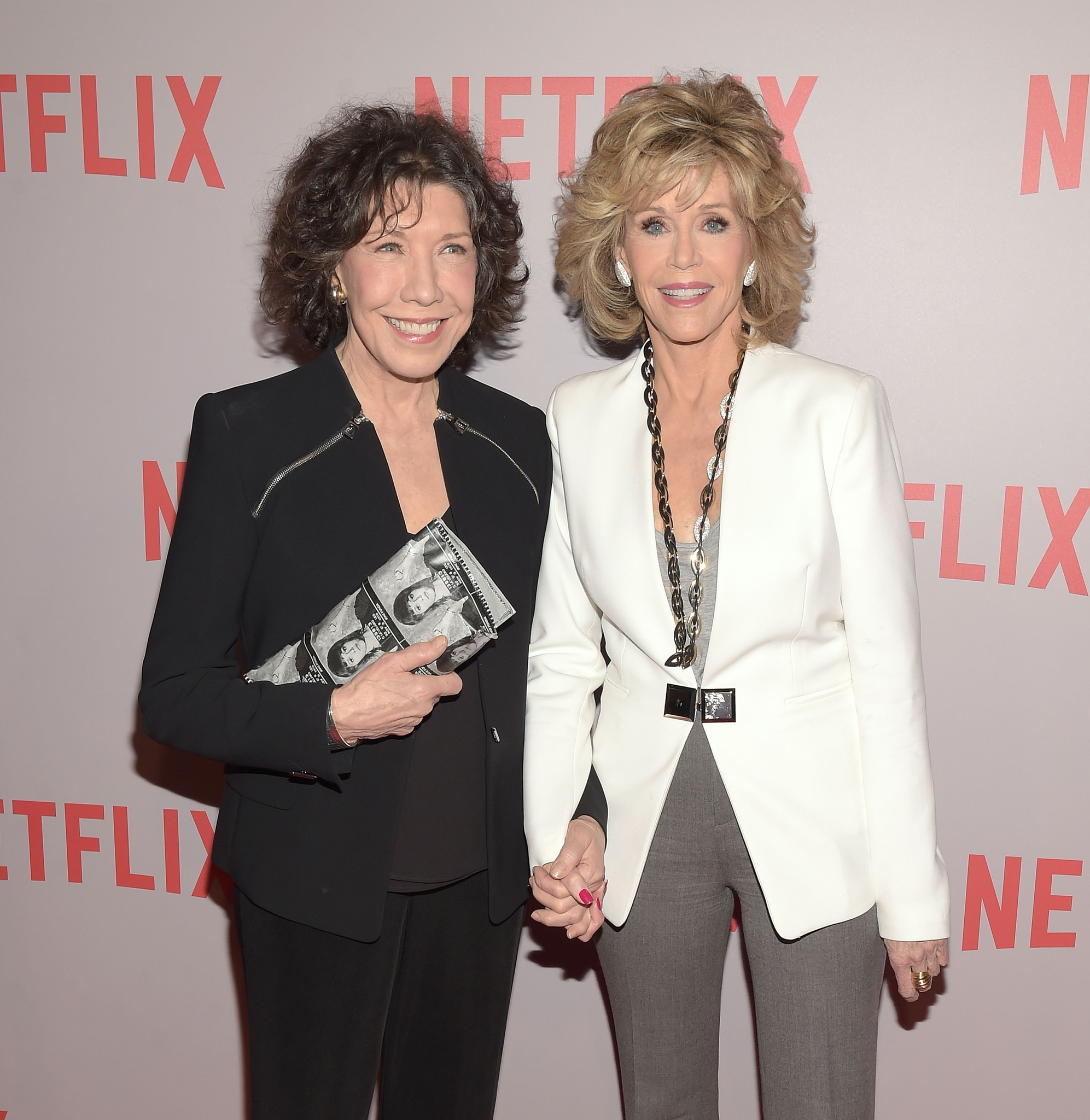 Jane Fonda, Lily Tomlin and Jason Kempin at event of Grace and Frankie (2015)