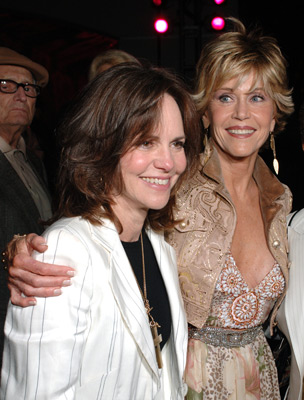 Sally Field and Jane Fonda at event of Ne anyta, o monstras (2005)