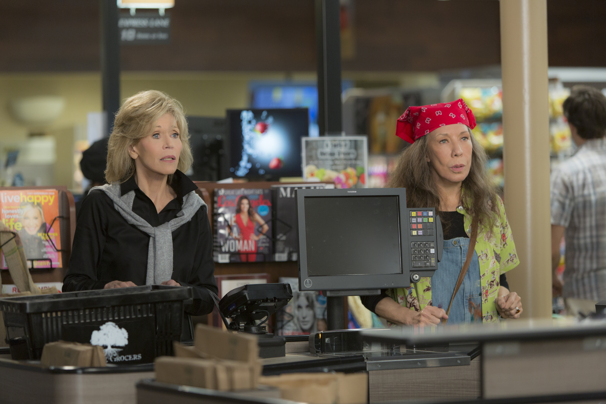 Still of Jane Fonda and Lily Tomlin in Grace and Frankie (2015)