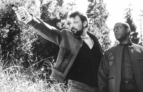 Still of Jonathan Frakes and LeVar Burton in Star Trek: First Contact (1996)