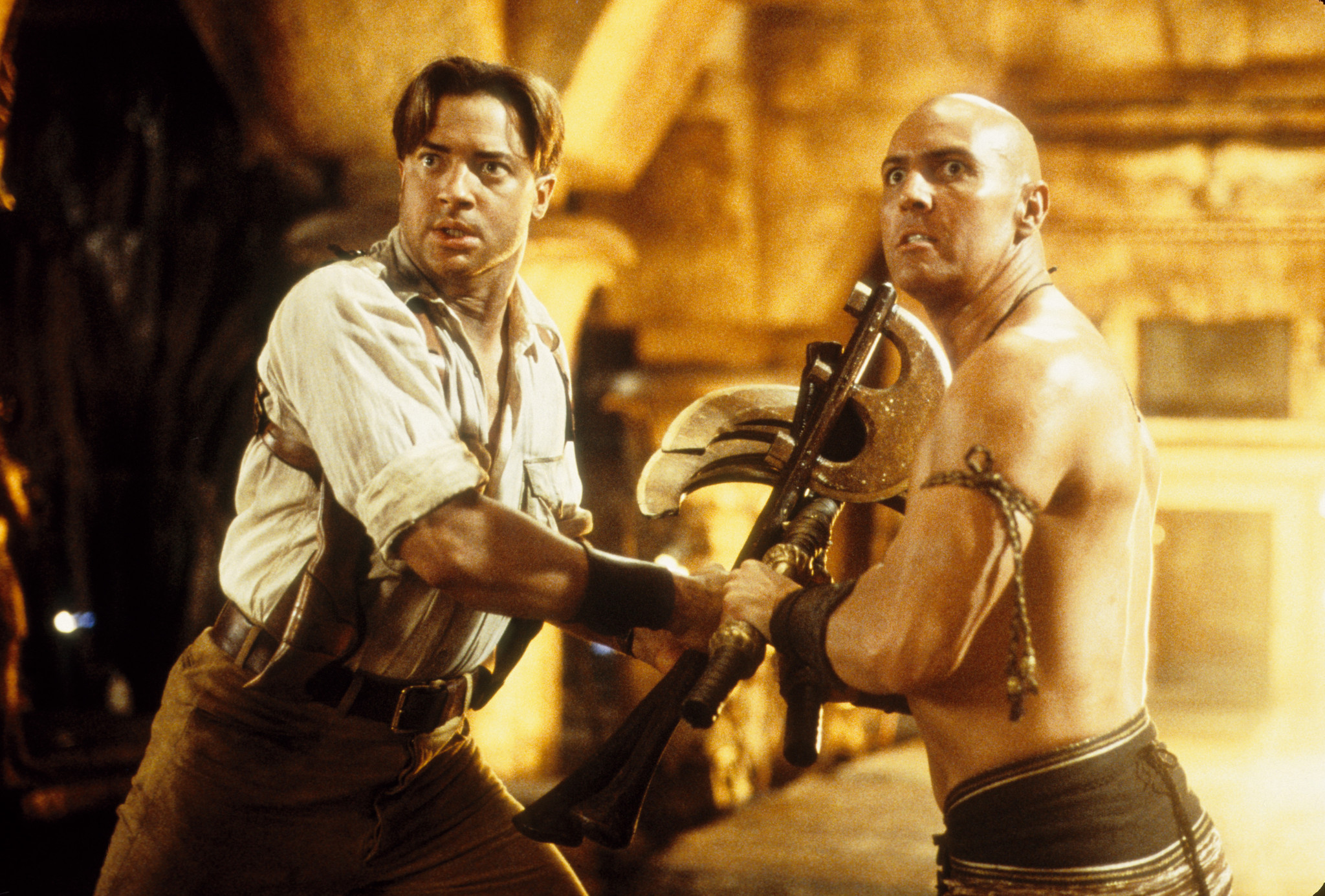 Still of Brendan Fraser and Arnold Vosloo in The Mummy Returns (2001)
