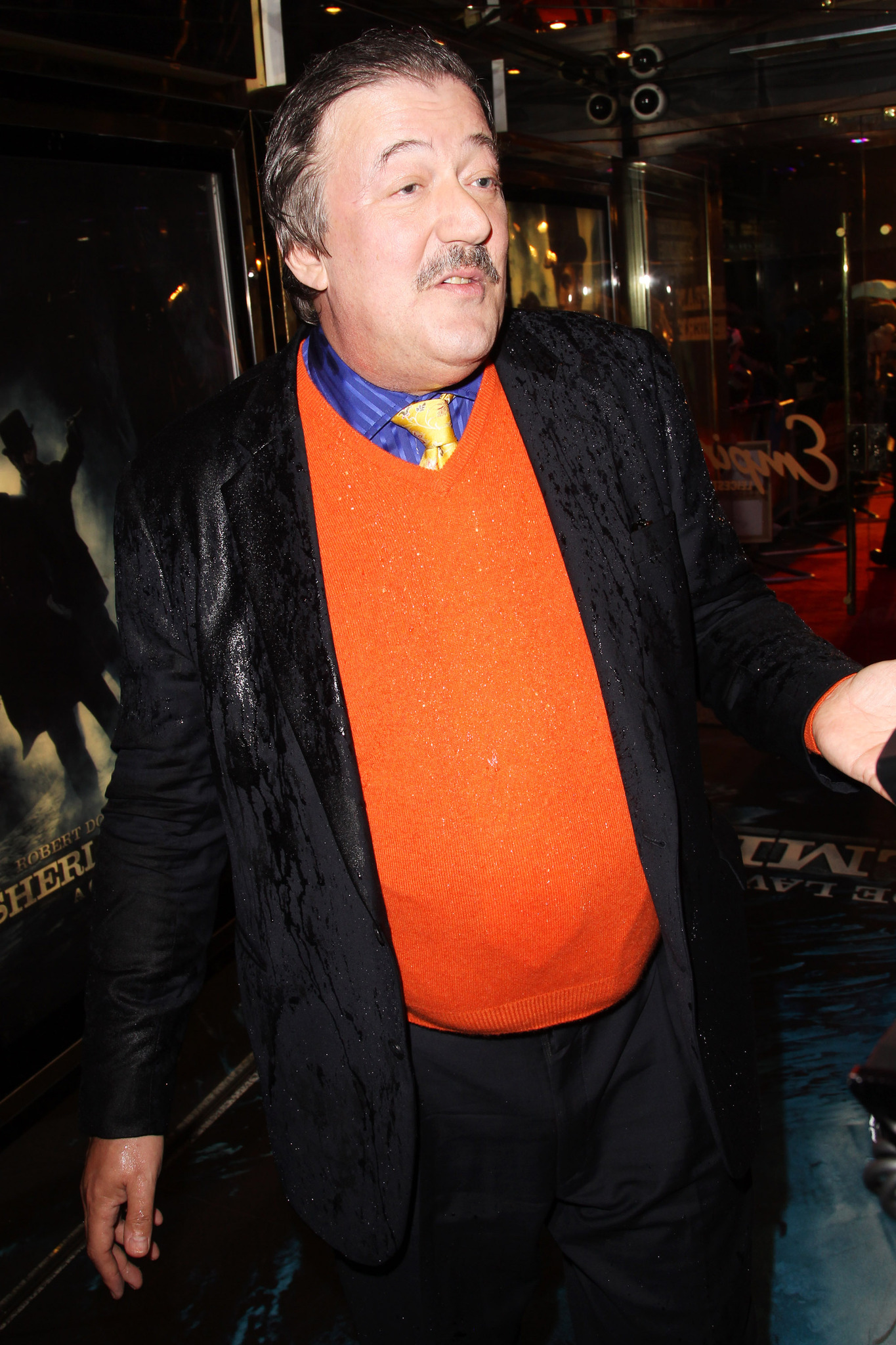 Stephen Fry at event of Serlokas Holmsas: Seseliu zaidimas (2011)