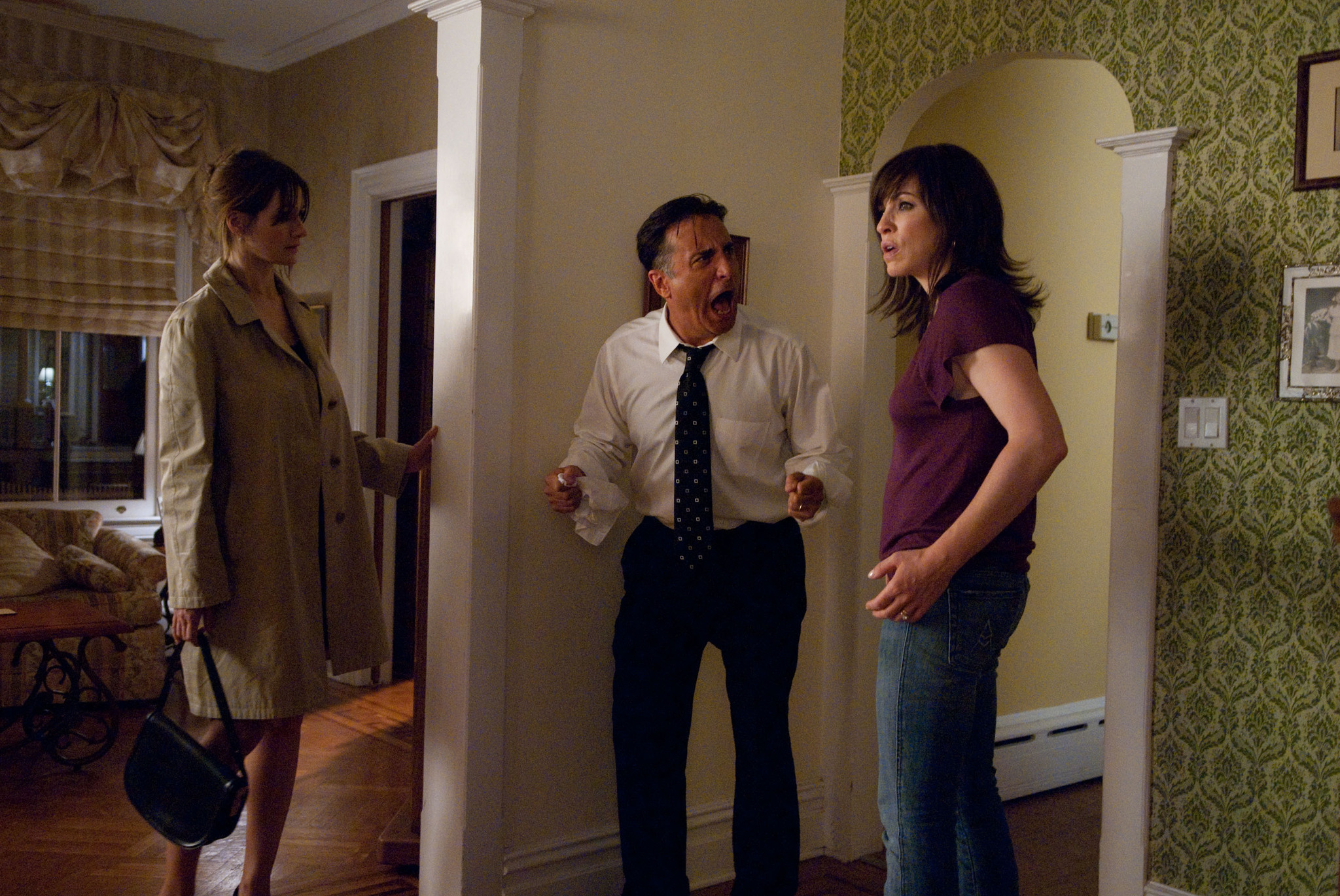 Still of Andy Garcia, Julianna Margulies and Emily Mortimer in City Island (2009)