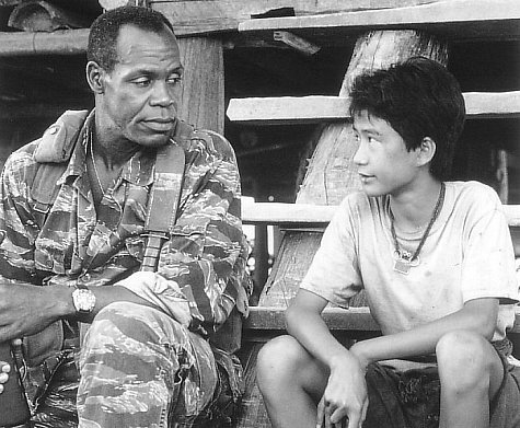 Still of Danny Glover and Dinh Thien Le in Operation Dumbo Drop (1995)