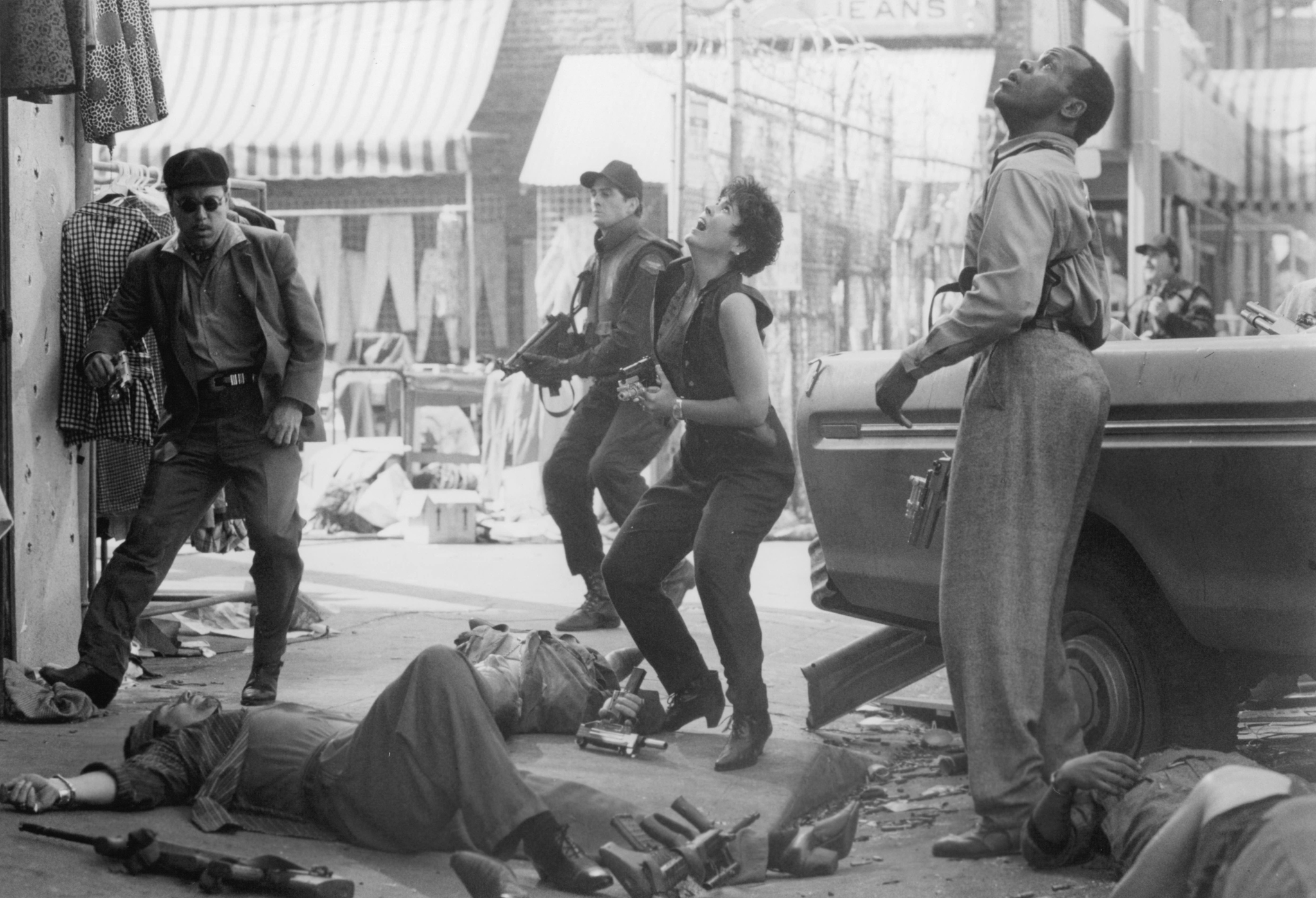 Still of Danny Glover, Maria Conchita Alonso and Rubén Blades in Predator 2 (1990)