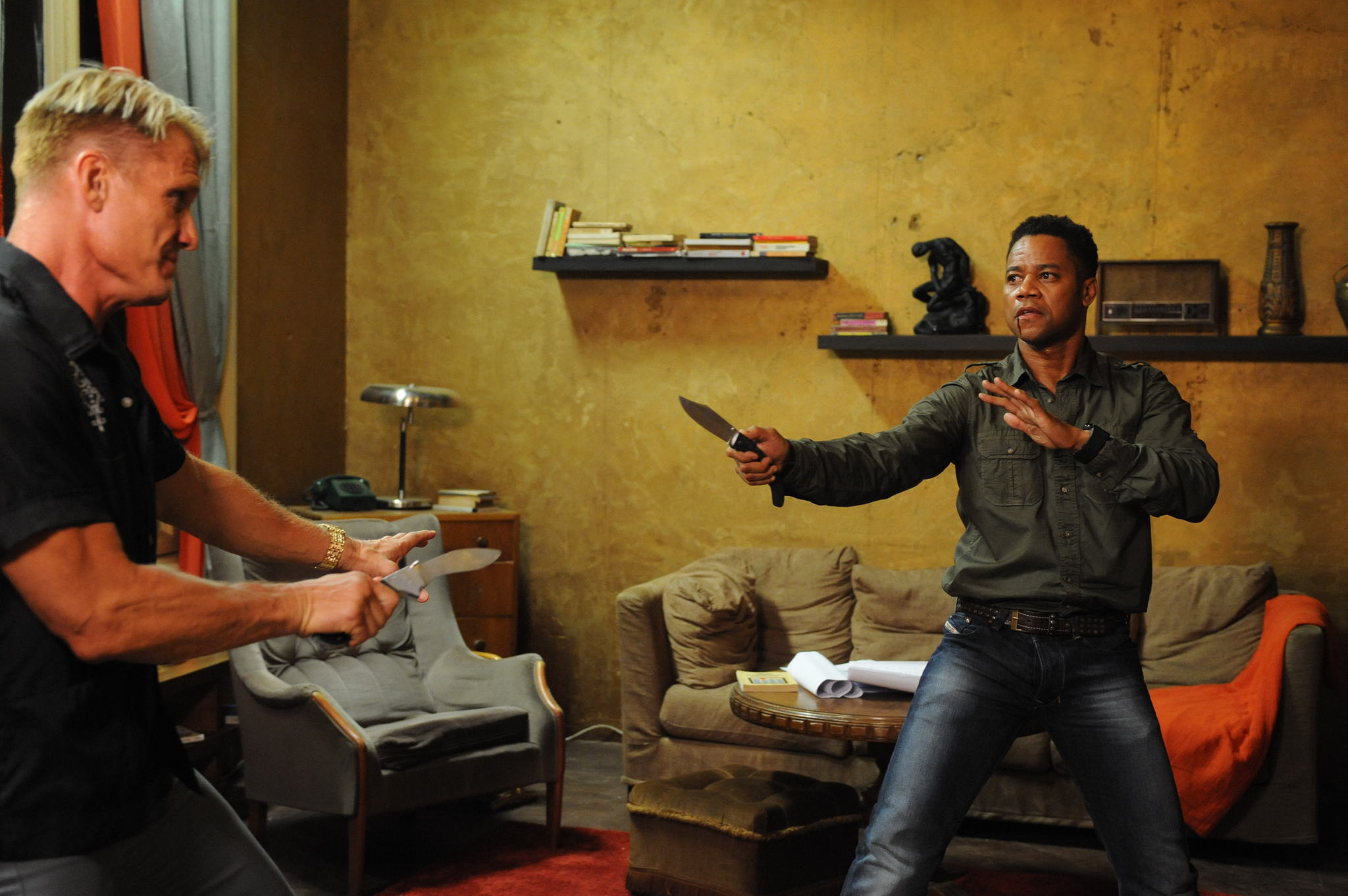 Still of Dolph Lundgren and Cuba Gooding Jr. in One in the Chamber (2012)