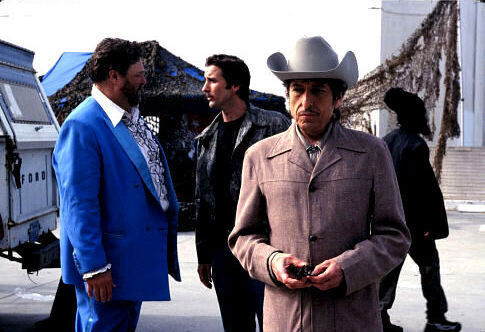 Still of John Goodman, Bob Dylan and Luke Wilson in Masked and Anonymous (2003)
