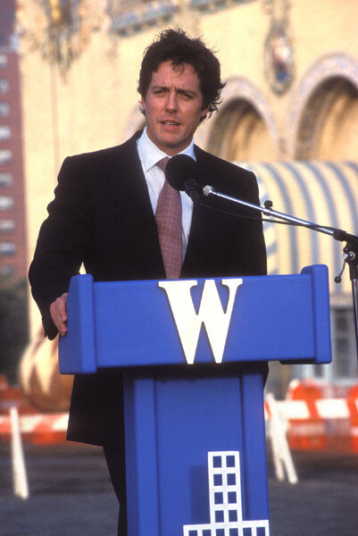 Still of Hugh Grant in Isimyleti per dvi savaites (2002)