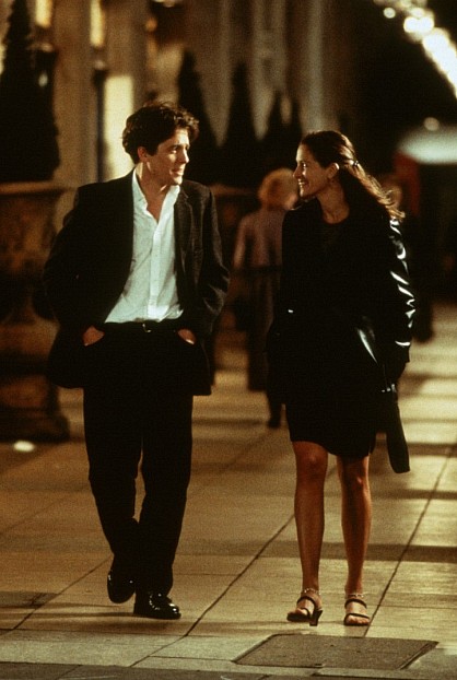 Still of Julia Roberts and Hugh Grant in Notting Hill (1999)