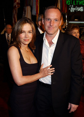 Jennifer Grey and Clark Gregg at event of Mes buvome kariai (2002)