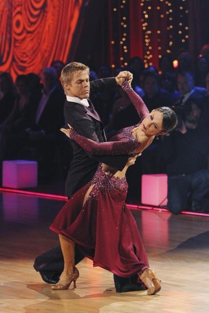 Still of Jennifer Grey and Derek Hough in Dancing with the Stars (2005)