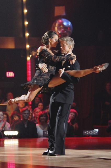 Still of Jennifer Grey and Derek Hough in Dancing with the Stars (2005)