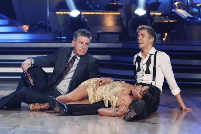 Still of Jennifer Grey, Tom Bergeron and Derek Hough in Dancing with the Stars (2005)